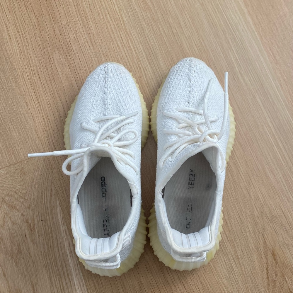 Yeezy Boost 350 (triple white) shoes